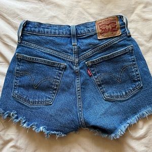Levis Premium medium wash shorts